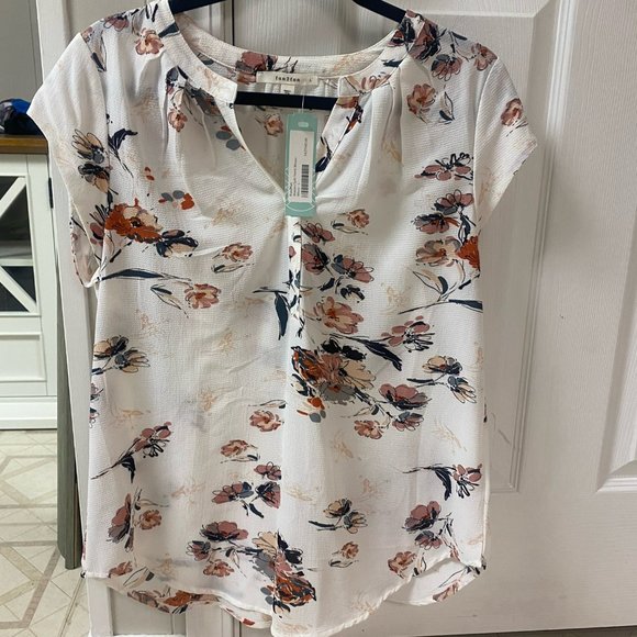 White with Floral Split Neck Blouse - Picture 1 of 1